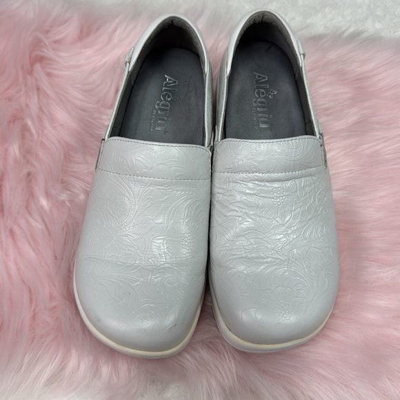 ALEGRIA WHITE CLOGS SIZE 37 8-8.5 US - Picture 2 of 4